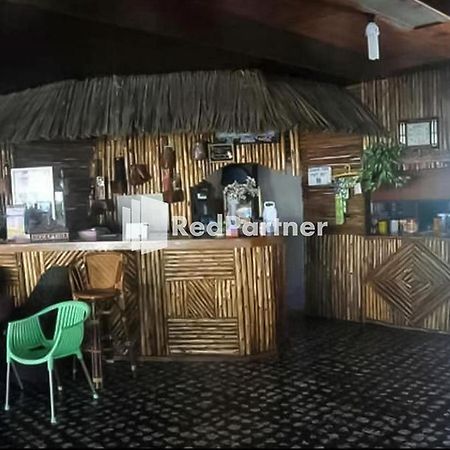 Bernard Guest House & Resto Redpartner Ambarita Екстер'єр фото