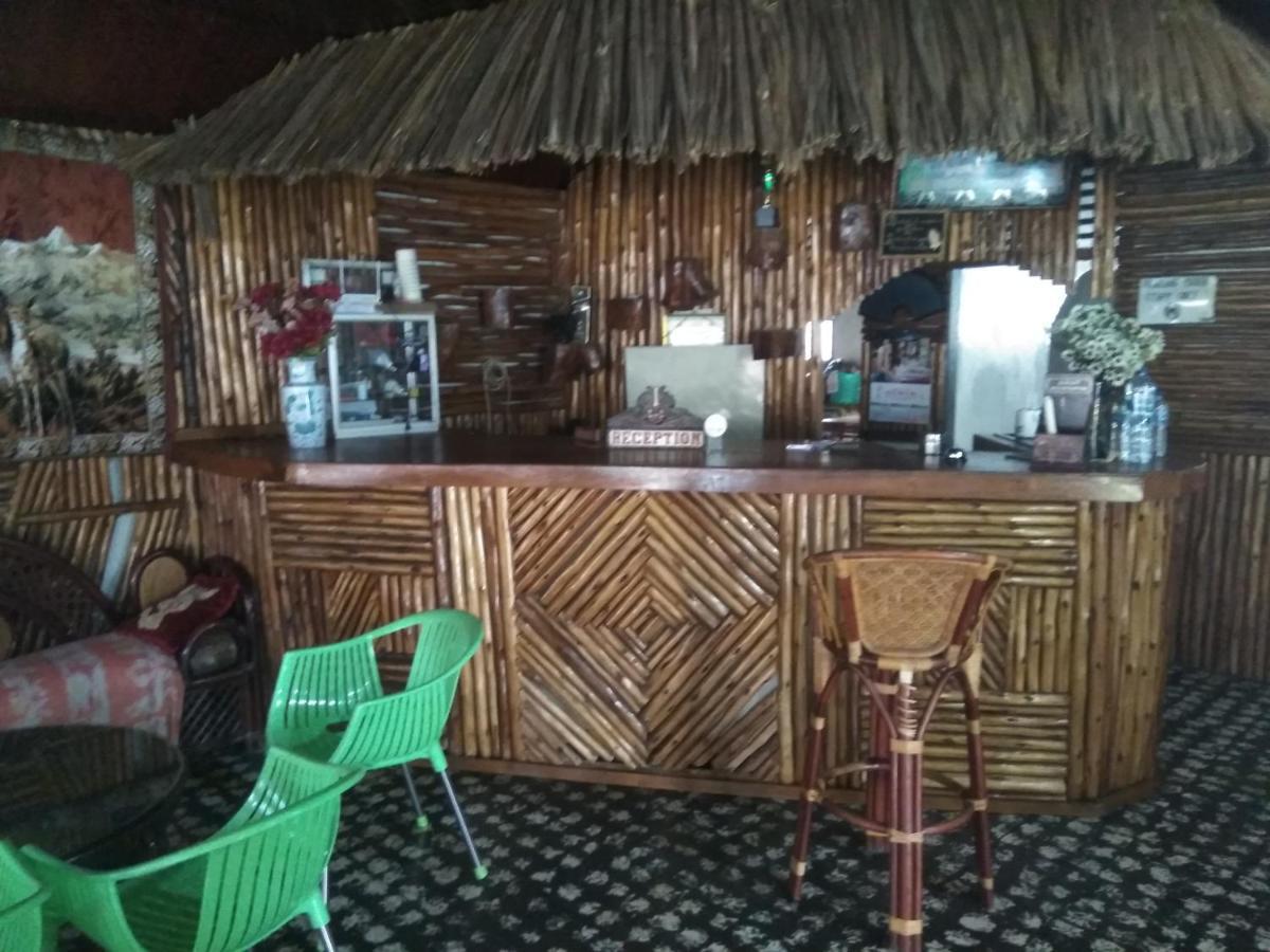Bernard Guest House & Resto Redpartner Ambarita Екстер'єр фото