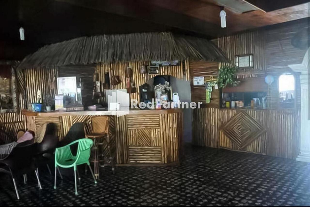 Bernard Guest House & Resto Redpartner Ambarita Екстер'єр фото